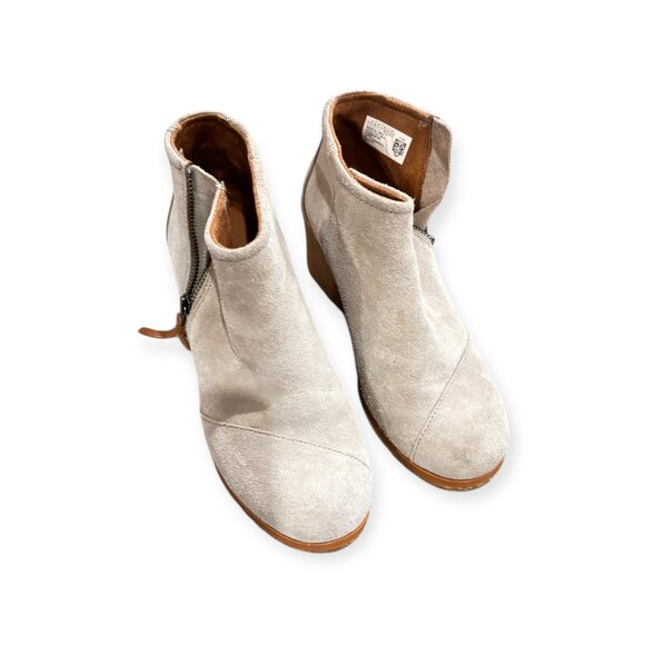 Toms Avery Wedge Sandal - Picture 1 of 4